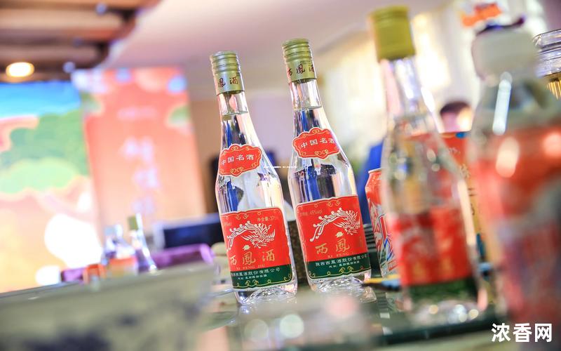 白酒代理费用解析：投入成本及行业普遍价格