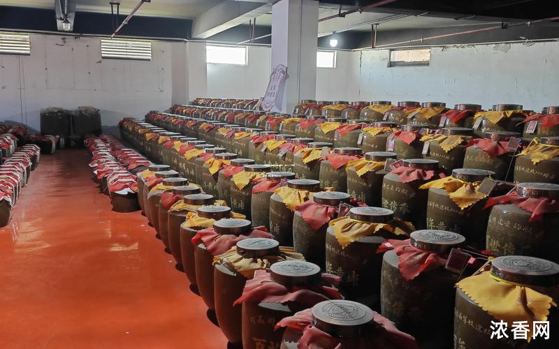 一箱白酒的利润揭秘：投入200元，利润究竟有多少？