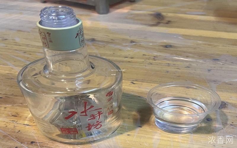 白酒市场价格分析：正常价格区间及其影响因素