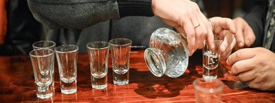 附近散装白酒购买点及价格概览：品味与实惠并存的选择