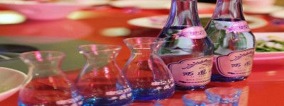 白酒市场价格解析：普遍价格区间及一两瓶白酒的价格