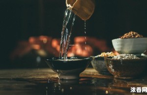 探秘约52℃白酒价格：一瓶究竟多少钱？