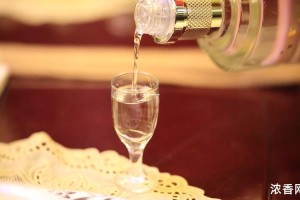 酱香酒韵，白酒之魂：沉醉在时光酿造的美妙酱香中