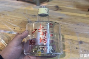 关于高铁行李箱是否可以带白酒的探讨