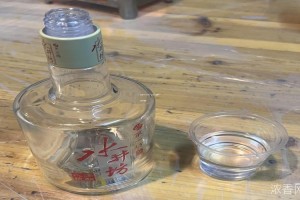 白酒市场价格分析：正常价格区间及其影响因素