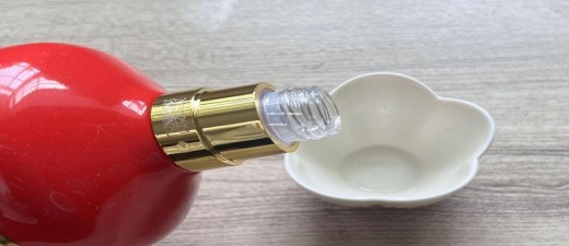 白酒送礼价格攻略：如何选择适宜的礼品酒及其价值定位